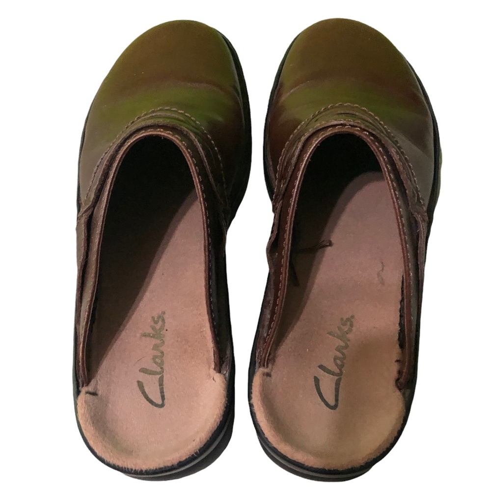 ✅ Brown Leather Clark’s slip-ons - Picture 2 of 4